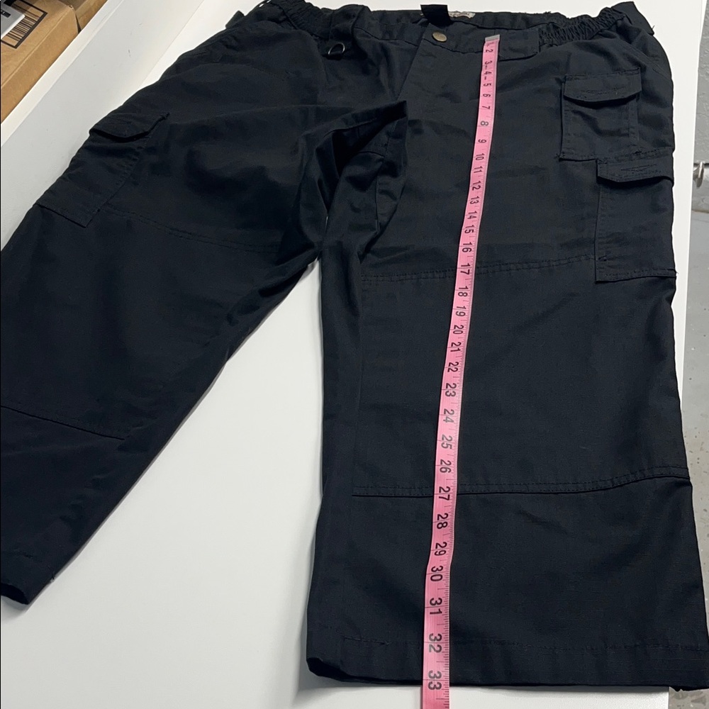 Imperfect 5.11 Tactical capri pants black cargo pants size 18 regular pockets